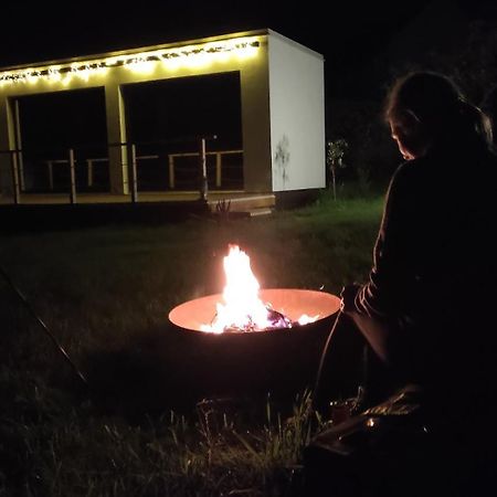 Ranch 66 - Moderni Tiny House Black Swallow Ve Stylu Route 66 Se Saunou A Bazenem Tršice 外观 照片