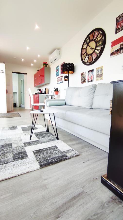 Ranch 66 - Moderni Tiny House Black Swallow Ve Stylu Route 66 Se Saunou A Bazenem Tršice 外观 照片