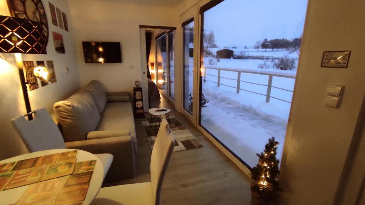 Ranch 66 - Moderni Tiny House Black Swallow Ve Stylu Route 66 Se Saunou A Bazenem Tršice 外观 照片