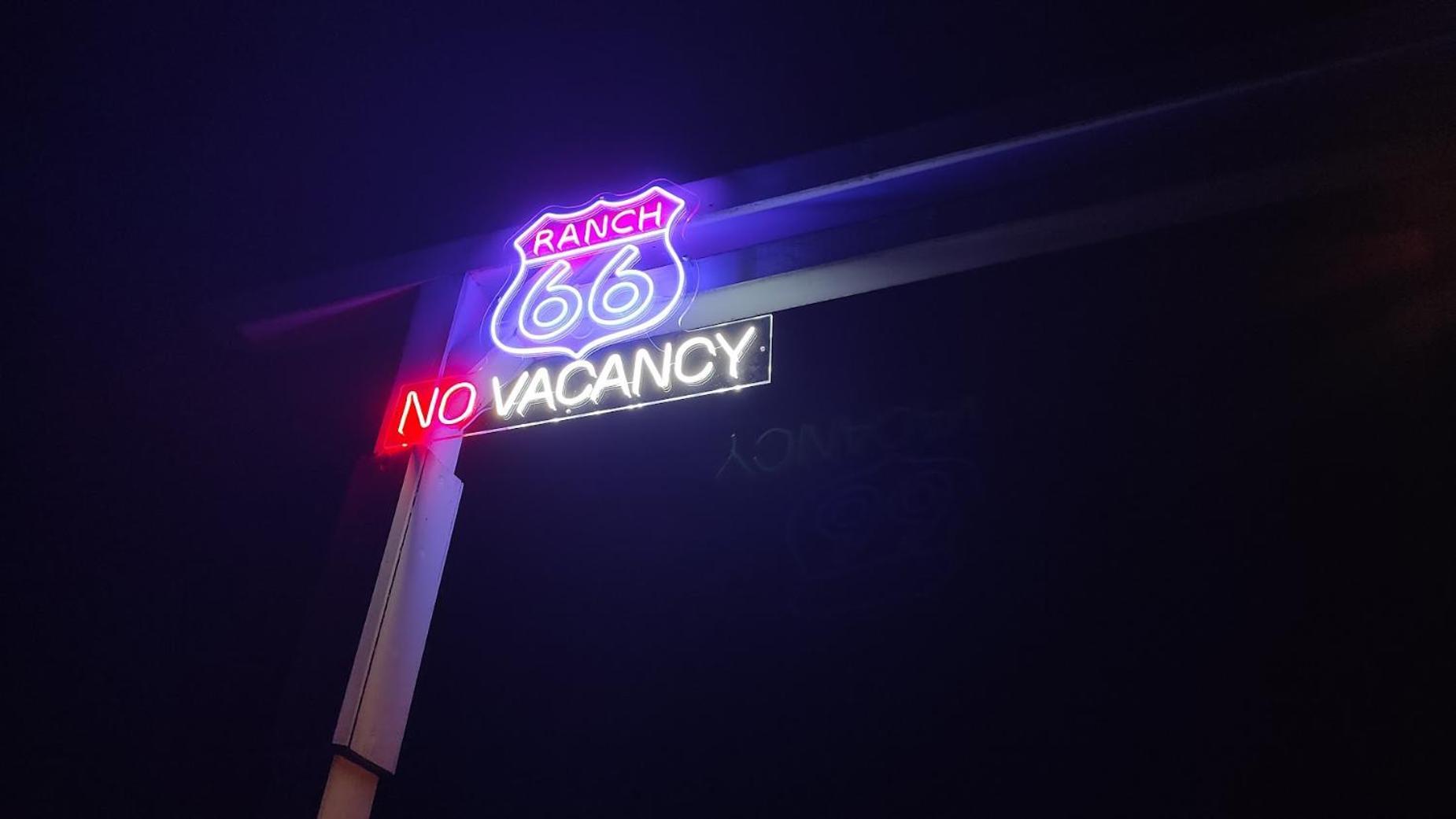 Ranch 66 - Moderni Tiny House Black Swallow Ve Stylu Route 66 Se Saunou A Bazenem Tršice 外观 照片